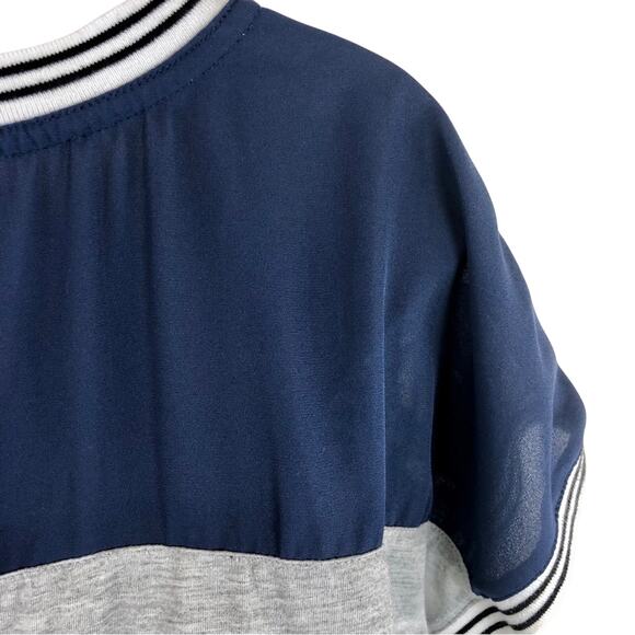 Rewind Blue Gray White Tropical Floral Print Top Mixed Media Fabric Short Sleeve - Picture 11 of 16